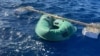 Una balsa en la que viajaban cubanos interceptados por la Guardia Costera de EEUU. (Foto: @USCGSoutheast)