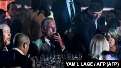 DíazCanel y Lis Cuesta en la subasta de Habanos S.A. que recaudó 1,9 millones de dólares y clausuró el XXIII Festival del Habano en La Habana, el 3 de marzo de 2023.