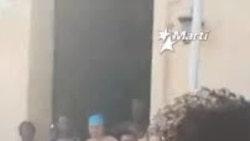 Protestas frente a estación de policía en El Cobre Protestas frente a estación de policía en El Cobre