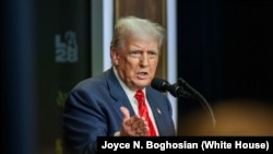 El presidente Donald Trump pronuncia un discurso el martes 5 de agosto de 2025 en la Casa Blanca. (Foto oficial de la Casa Blanca por Joyce N. Boghosian)