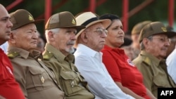 Guillermo García Frías, Ramiro Valdés, José Ramón Machado Ventura, Gladys Martínez.