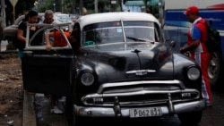 Cubanos hablan sobre la redada contra taxistas privados en La Habana Cubanos hablan sobre la redada contra taxistas privados en La Habana