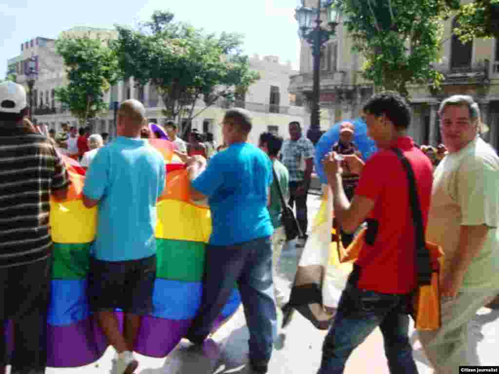 LGTB celebra Día del Orgullo Gay 