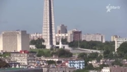 Cubanos opinan sobre decisión de Raúl Castro de postergar salida del poder Cubanos opinan sobre decisión de Raúl Castro de postergar salida del poder