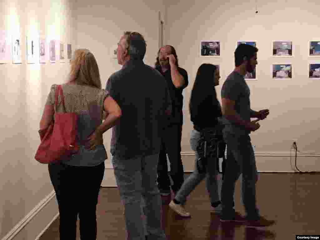 Visitantes de Peña’s Gallery, Miami Hispanic Cultural Arts Center