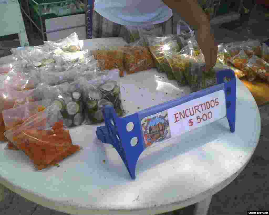 El reportero ciudadano de José R Borges recorre mercados privados de venta a la población en Cabaiguán, Sancti Spíritus.