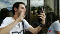 Jóvenes cubanos comentan sobre su experiencia de acceso a internet Jóvenes cubanos comentan sobre su experiencia de acceso a internet