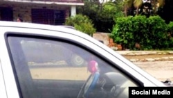 El auto del represor identificado como "Teniente Coronel Camilo", según publica Anamely Ramos en su cuenta de Facebook.