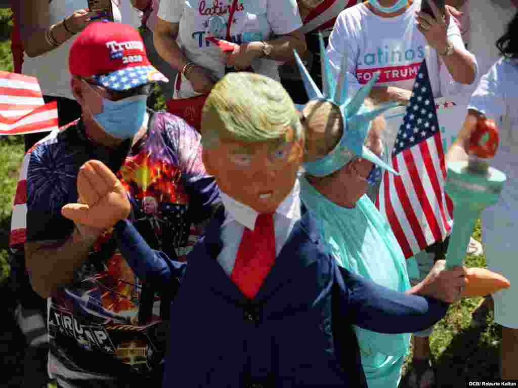 Caravana de apoyo a la reelección del Presidente Donald Trump en Miami.