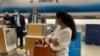 Anamely Ramos en el Aeropuerto de Miami. (Captura de video/OCB)