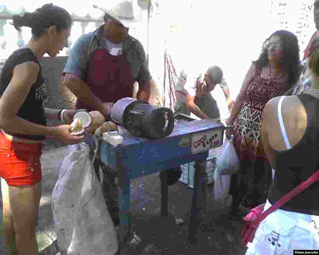 El reportero ciudadano de José R Borges recorre mercados privados de venta a la población en Cabaiguán, Sancti Spíritus.