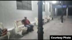 Desamparados duermen en la terminal de ómnibus de Santa Clara