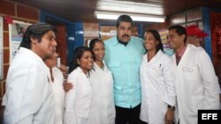 Nicolás Maduro participa en un acto de Gobierno para celebrar los 13 años del programa social Barrio Adentro.
