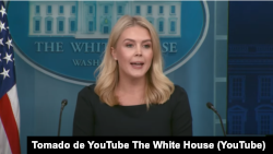Karoline Leavitt en una rueda de prensa en la Casa Blanca.