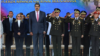 Nicolás Maduro junto a oficiales de la Fuerza Armada Bolivariana.